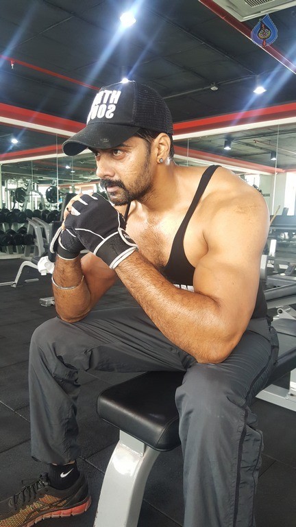 Hero Naveen Chandra Photos - 8 / 17 photos