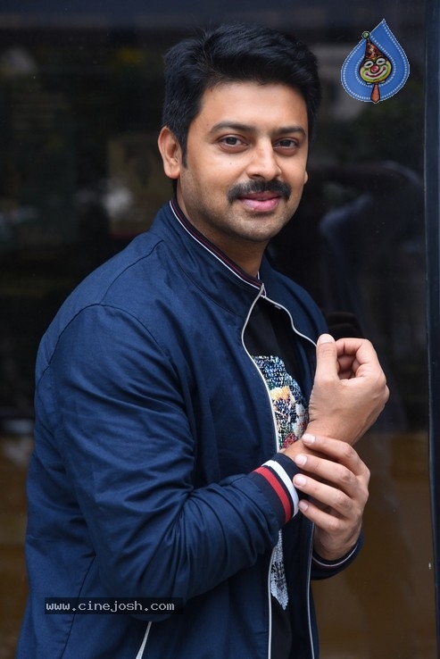 Hero Sriram Photos - 5 / 17 photos