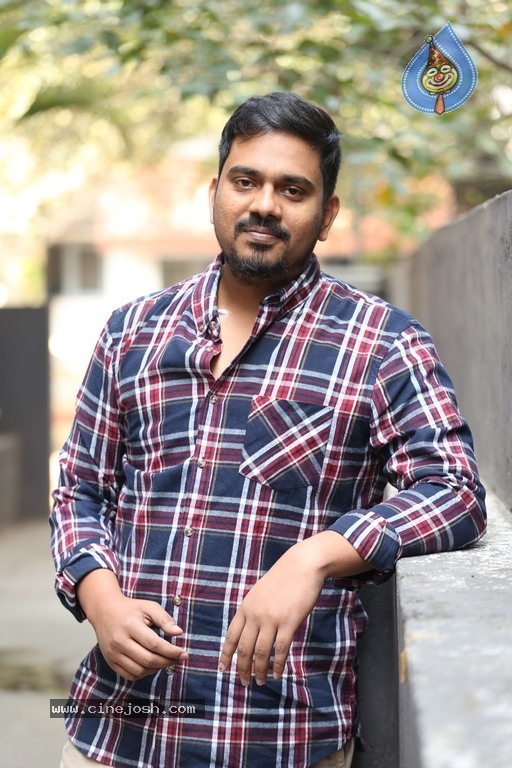 Husharu Director Sri Harsha Konijeti Interview Photos - 4 / 8 photos