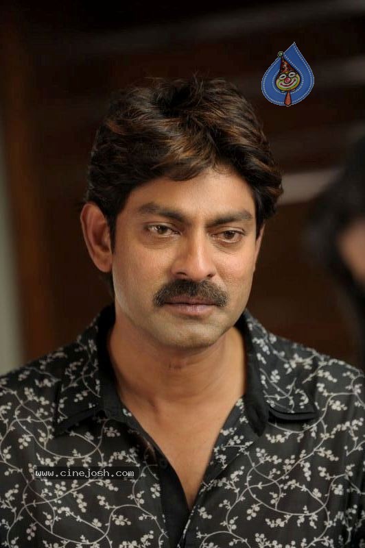 Jagapathi Babu in Pravarakhyudu Movie Stills - 11 / 30 photos