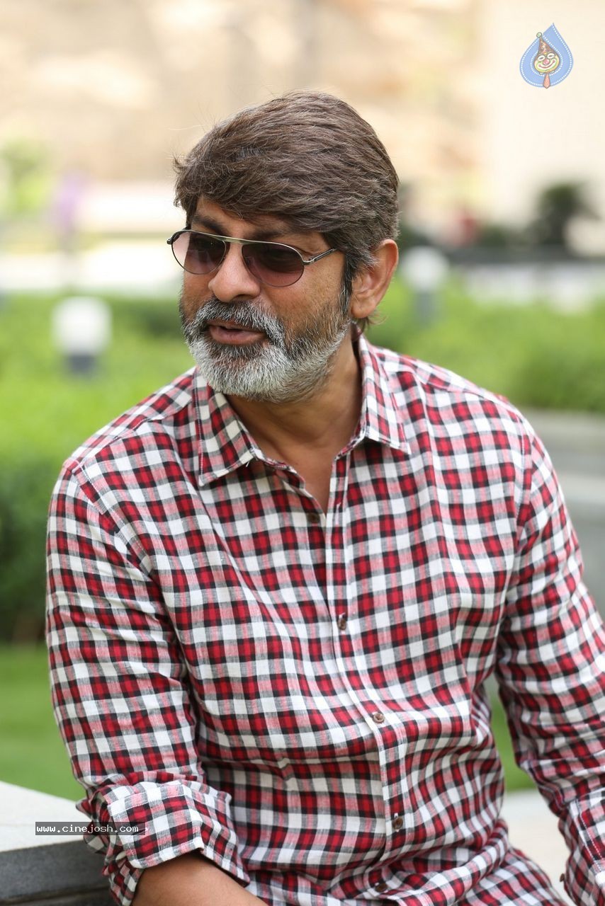 Jagapathi Babu New Photos - 14 / 32 photos