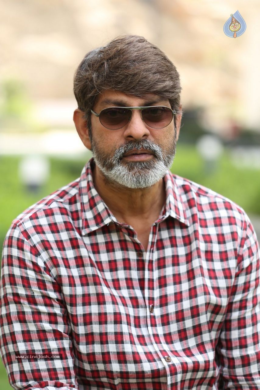 Jagapathi Babu New Photos - 15 / 32 photos