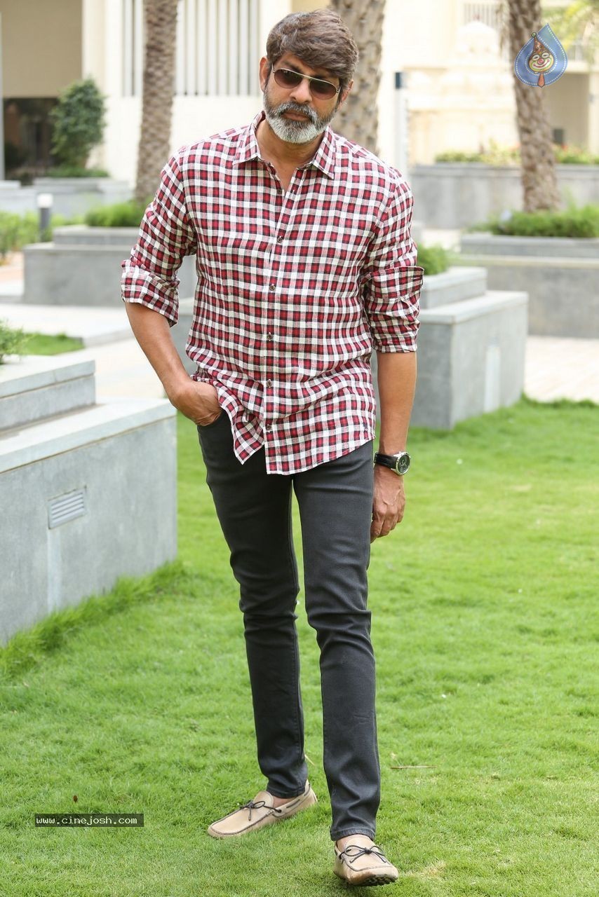 Jagapathi Babu New Photos - 23 / 32 photos