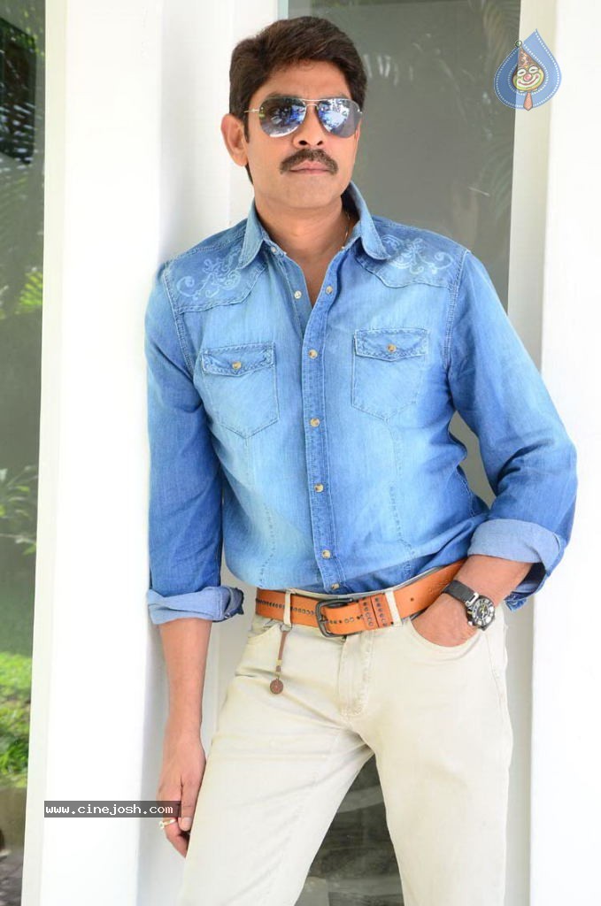 Jagapathi Babu New Stills - 9 / 59 photos