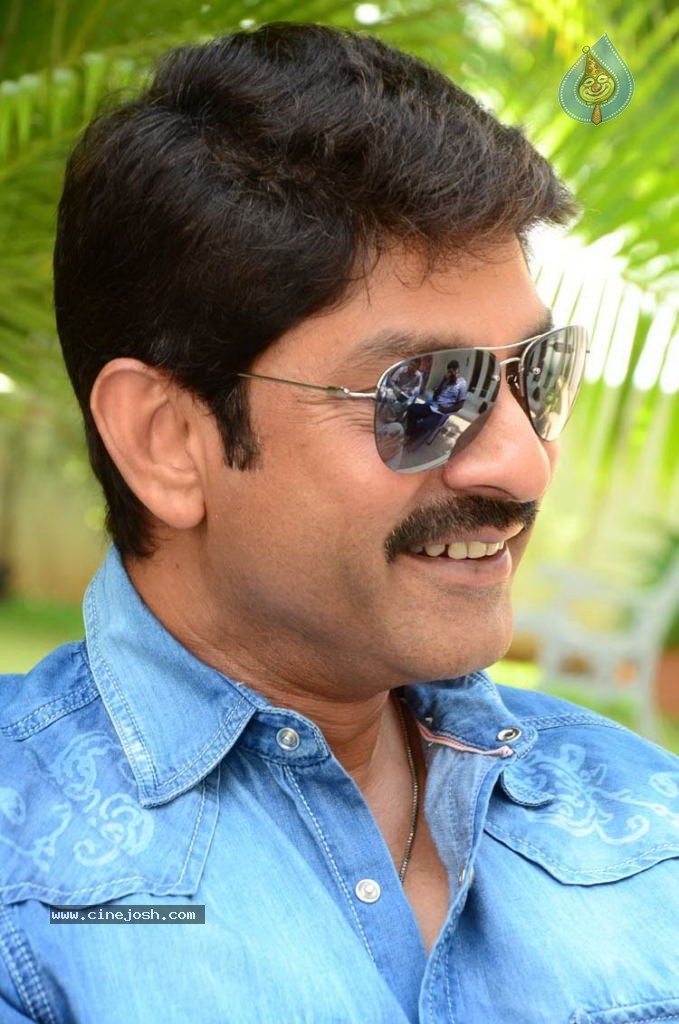 Jagapathi Babu New Stills - 13 / 59 photos