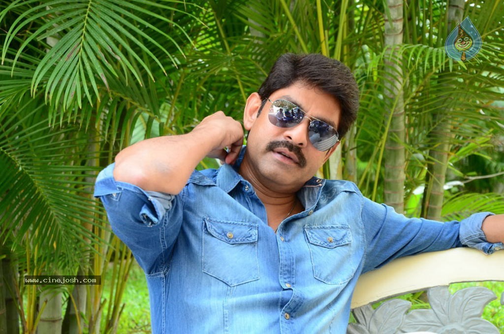 Jagapathi Babu New Stills - 15 / 59 photos