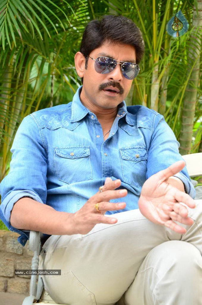 Jagapathi Babu New Stills - 17 / 59 photos