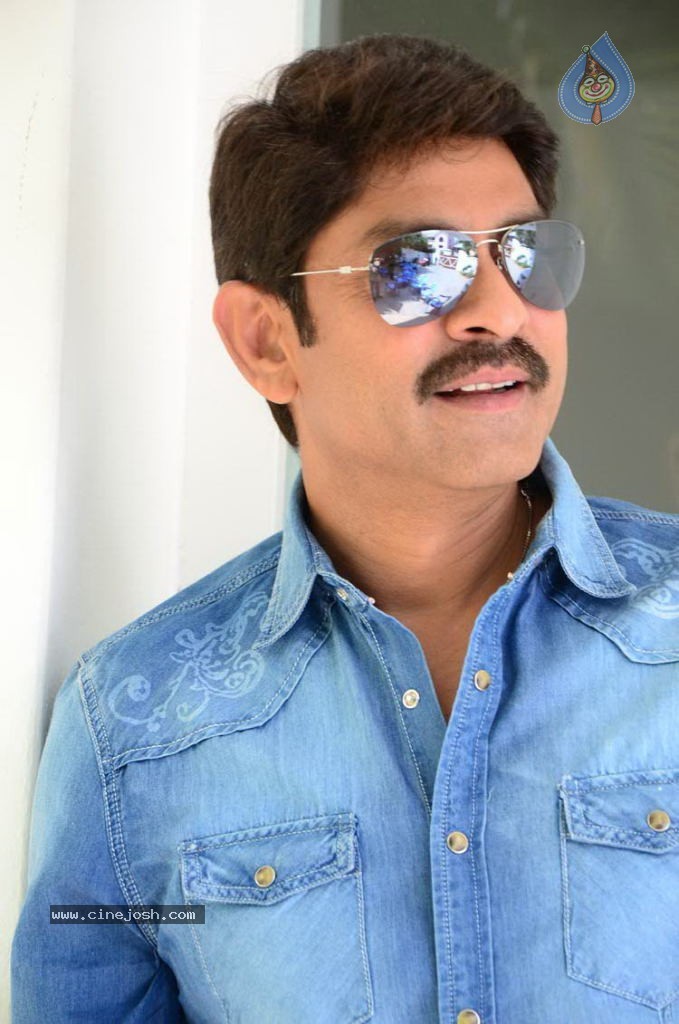 Jagapathi Babu New Stills - 29 / 59 photos
