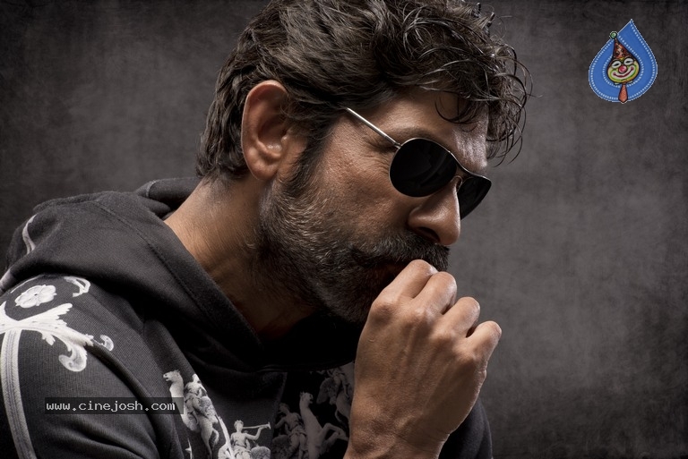 Jagapathi Babu New Stills - 21 / 25 photos