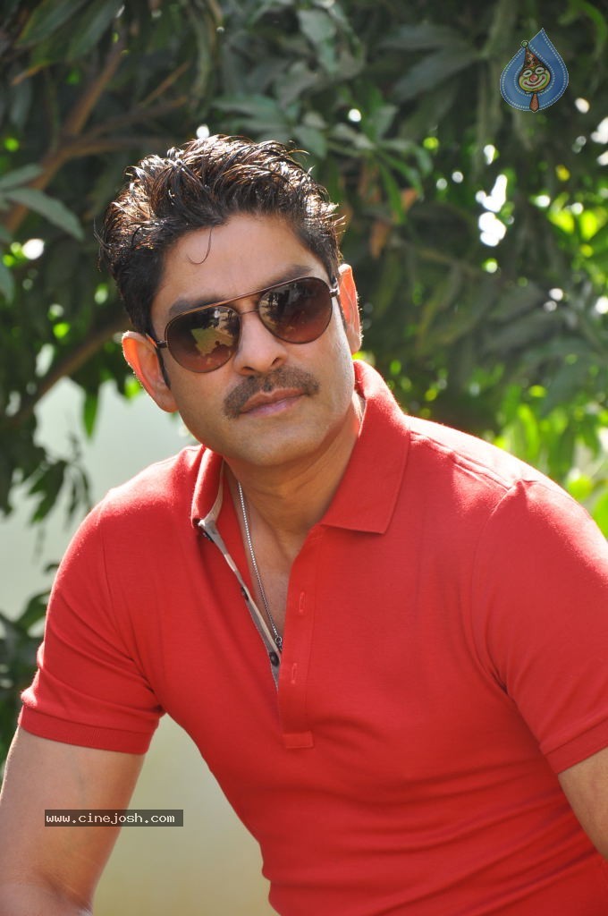 Jagapathi Babu New Stills - 6 / 59 photos