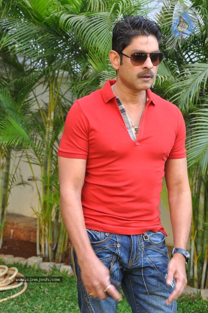 Jagapathi Babu New Stills - 7 / 59 photos