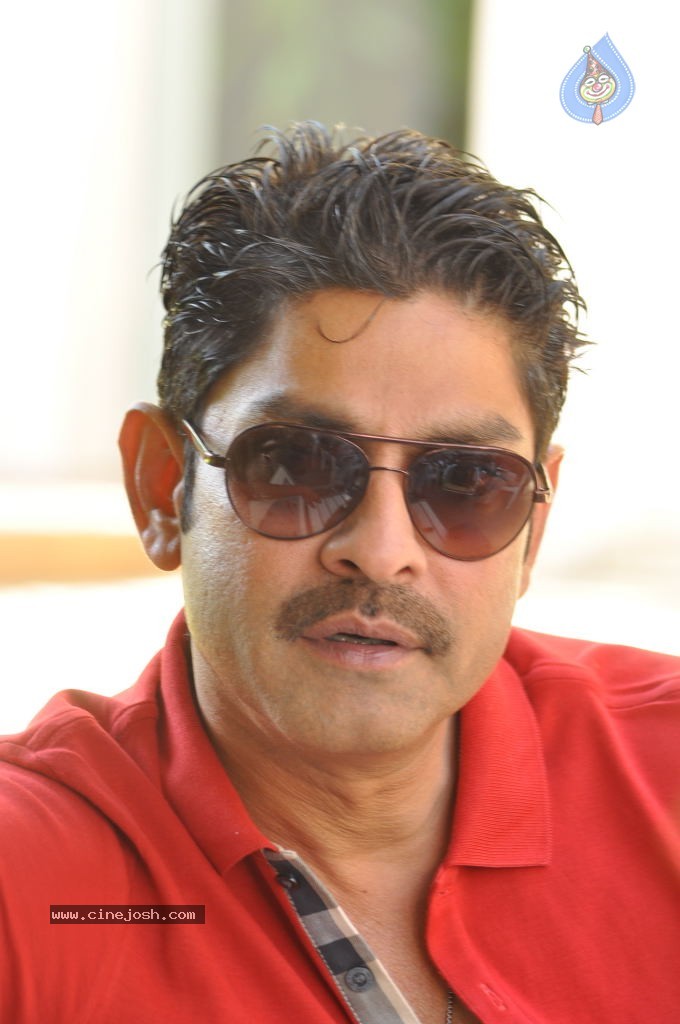 Jagapathi Babu New Stills - 8 / 59 photos