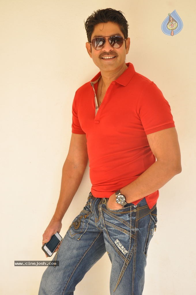 Jagapathi Babu New Stills - 12 / 59 photos