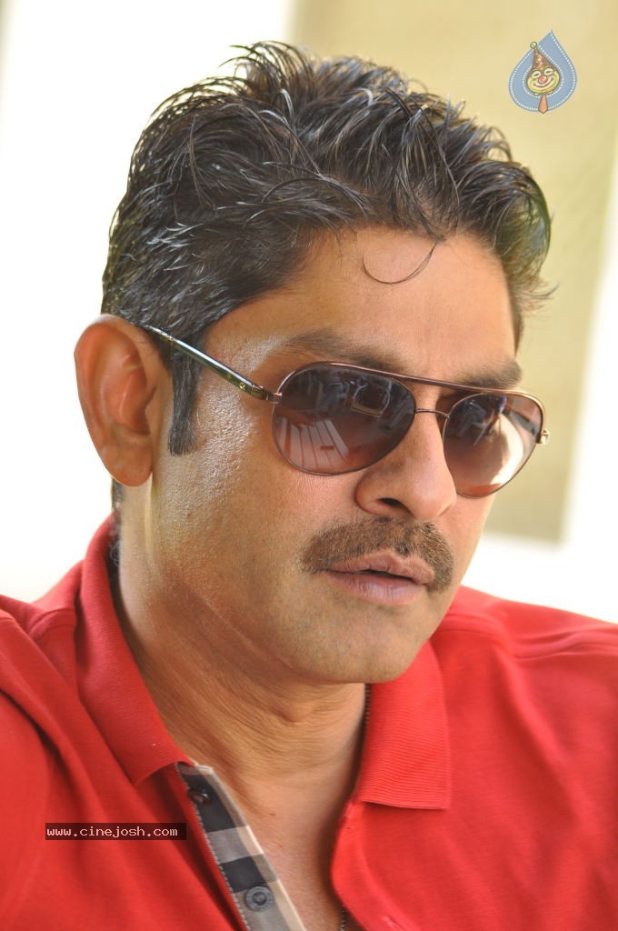 Jagapathi Babu New Stills - 13 / 59 photos