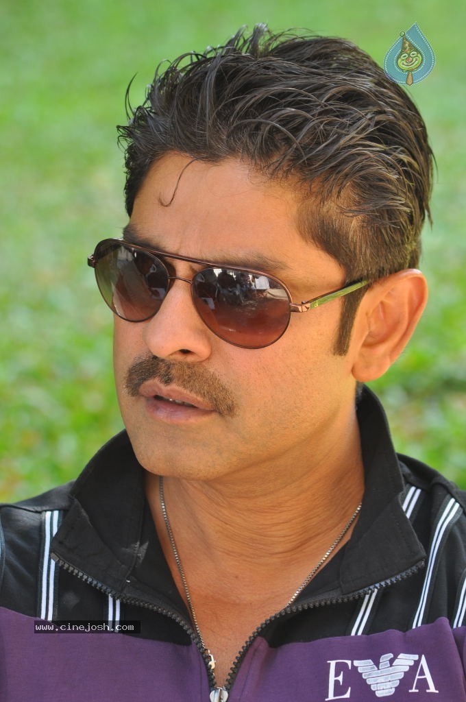 Jagapathi Babu New Stills - 19 / 59 photos