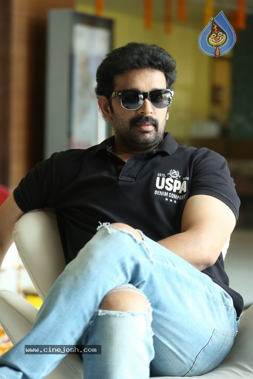 JD Chakravarthy Interview Photos - 7 / 9 photos