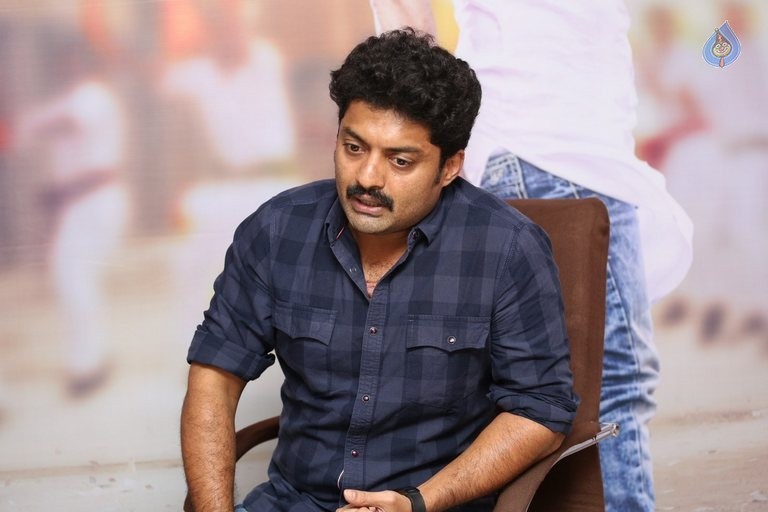 Kalyan Ram New Photos - 12 / 21 photos