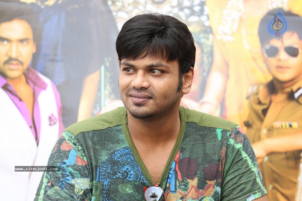 Manchu Manoj Kumar Stills - 17 / 82 photos