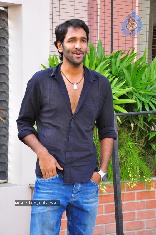 Manchu Vishnu Stills - 16 / 29 photos