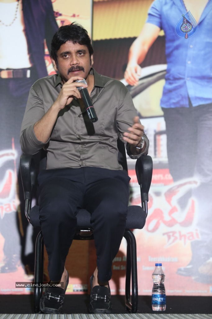 Nagarjuna Interview Stills - 78 / 109 photos