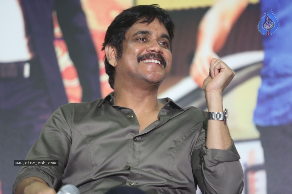 Nagarjuna Interview Stills - 88 / 109 photos