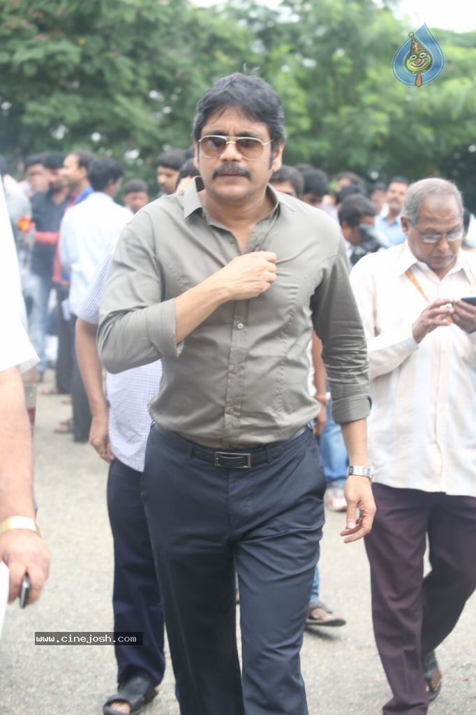 Nagarjuna Interview Stills - 89 / 109 photos
