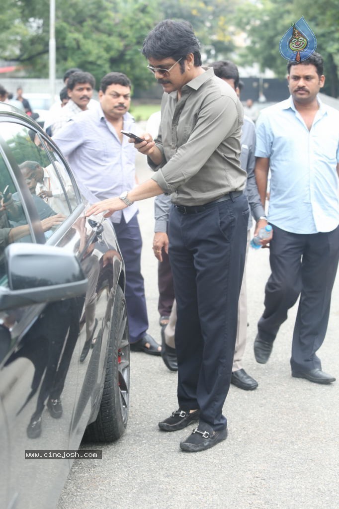 Nagarjuna Interview Stills - 100 / 109 photos