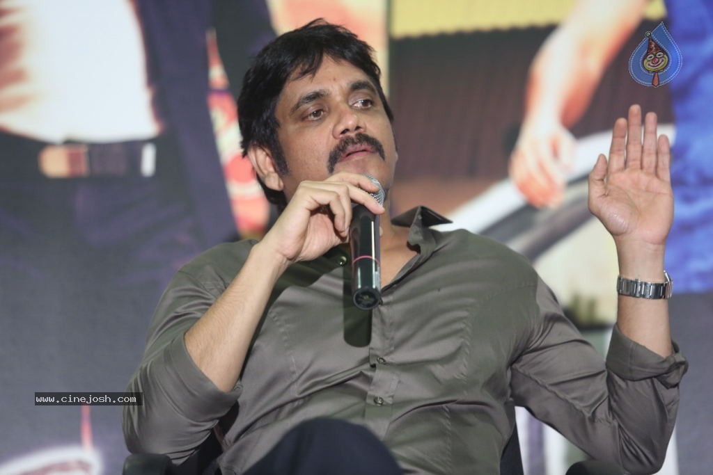 Nagarjuna Interview Stills - 103 / 109 photos