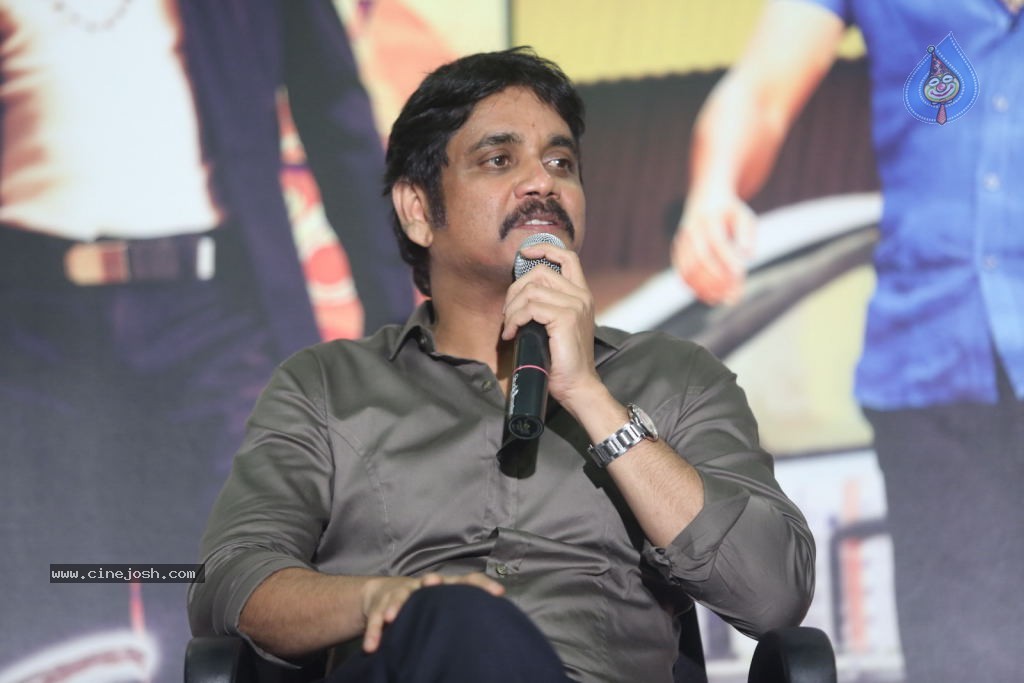 Nagarjuna Interview Stills - 106 / 109 photos