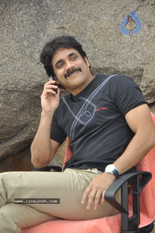 Nagarjuna Solo Stills - 18 / 58 photos