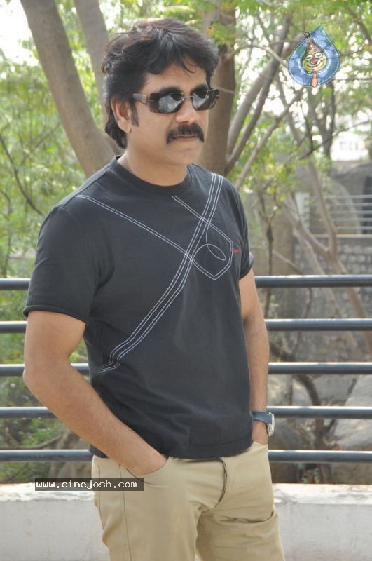 Nagarjuna Solo Stills - 23 / 58 photos