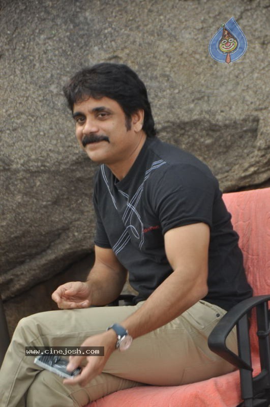 Nagarjuna Solo Stills - 39 / 58 photos