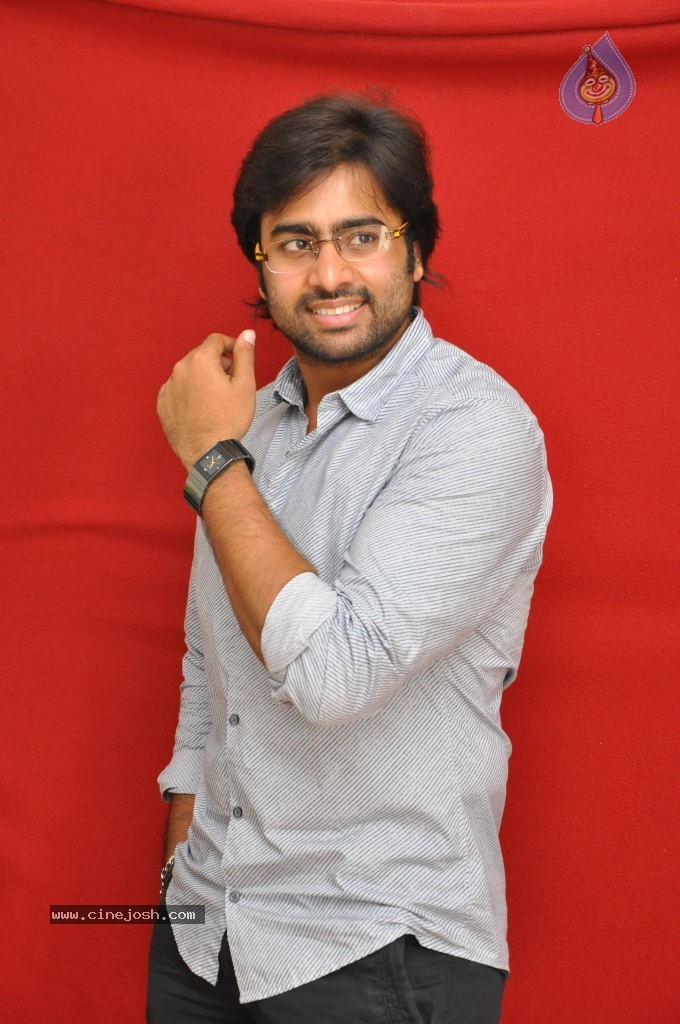 Nara Rohit New Stills - 26 / 37 photos