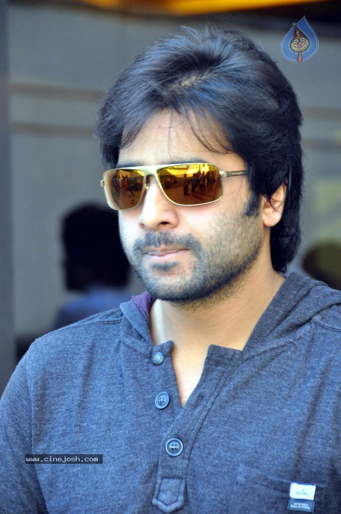 Nara Rohit Solo Stills - 30 / 31 photos