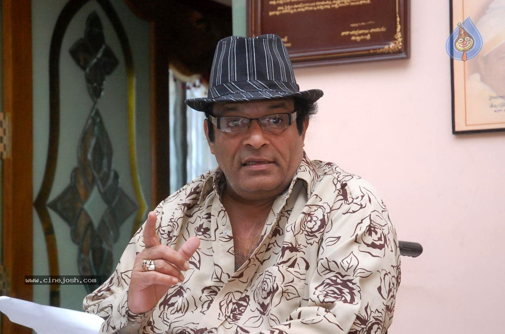 Nutan Prasad Old Photos - 8 / 64 photos