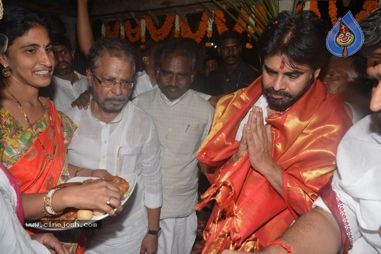 Pawan Kalyan Celebrates Sankranthi In Tenali - 4 / 39 photos