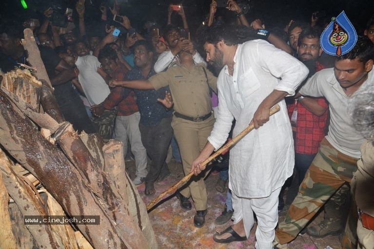 Pawan Kalyan Celebrates Sankranthi In Tenali - 9 / 39 photos