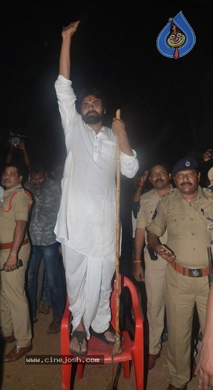 Pawan Kalyan Celebrates Sankranthi In Tenali - 10 / 39 photos