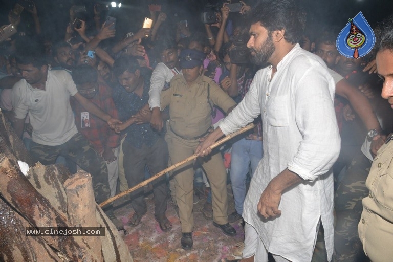 Pawan Kalyan Celebrates Sankranthi In Tenali - 20 / 39 photos