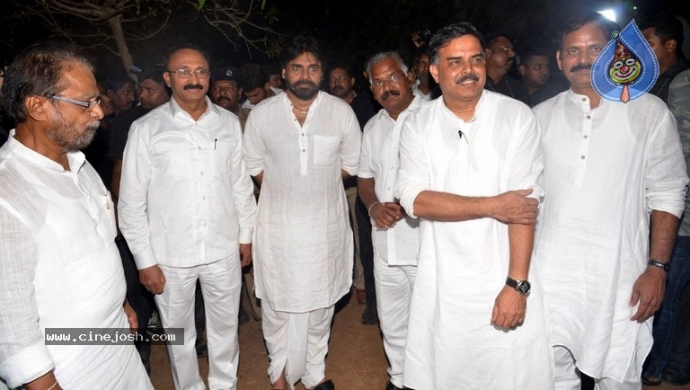 Pawan Kalyan Celebrates Sankranthi In Tenali - 24 / 39 photos