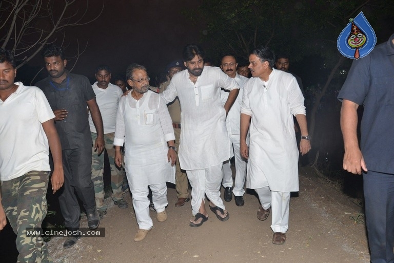 Pawan Kalyan Celebrates Sankranthi In Tenali - 33 / 39 photos