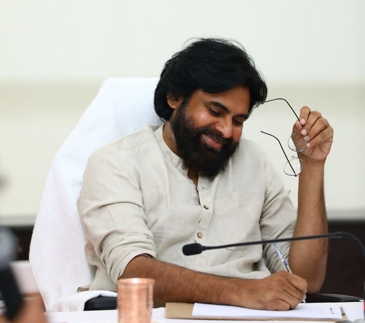 Pawan Kalyan in Janasena Meeting - 14 / 31 photos