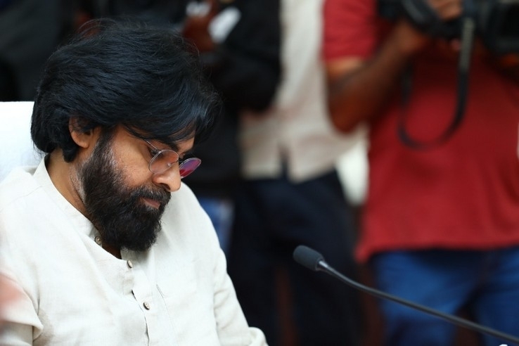 Pawan Kalyan in Janasena Meeting - 25 / 31 photos