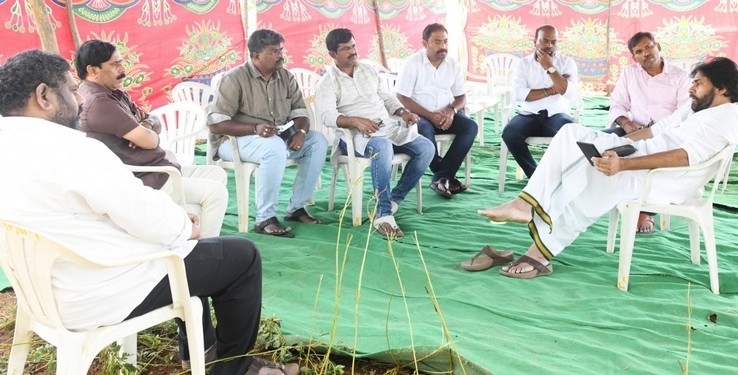 Pawan Kalyan Latest Stills - 3 / 33 photos