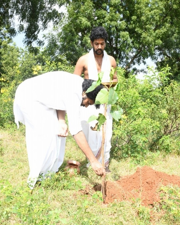 Pawan Kalyan Latest Stills - 7 / 33 photos