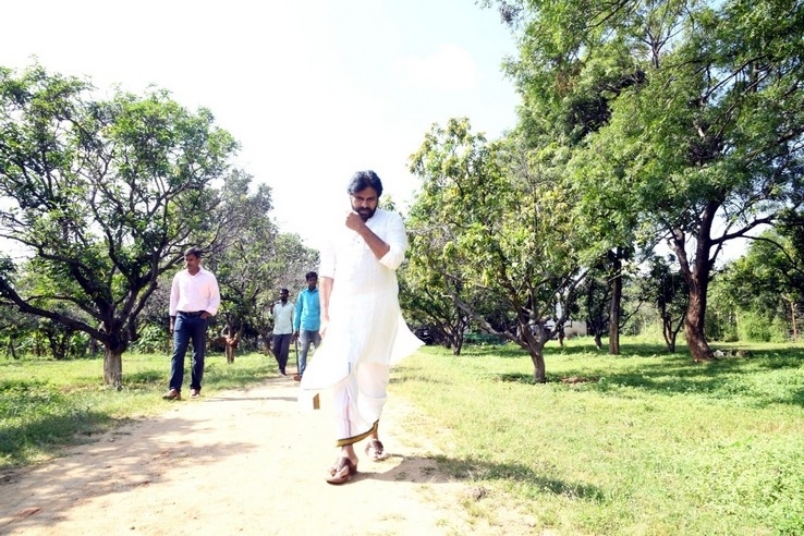 Pawan Kalyan Latest Stills - 8 / 33 photos