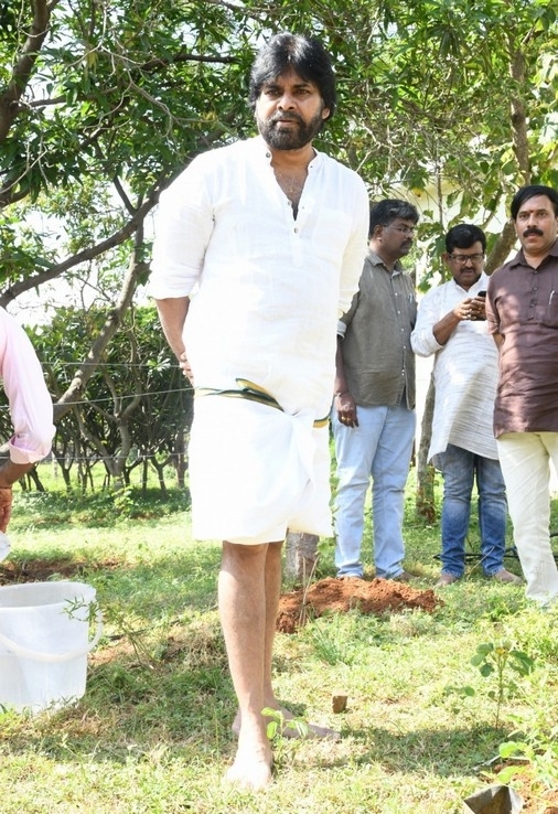 Pawan Kalyan Latest Stills - 15 / 33 photos