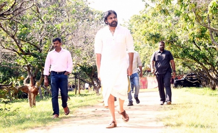 Pawan Kalyan Latest Stills - 23 / 33 photos