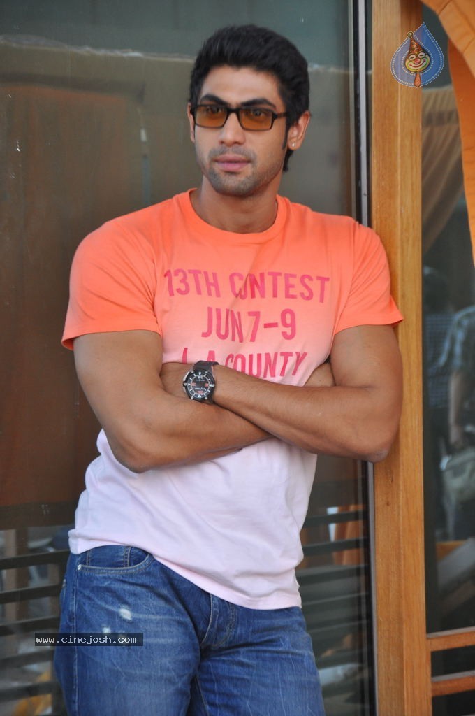 Raana New Stills - 41 / 50 photos