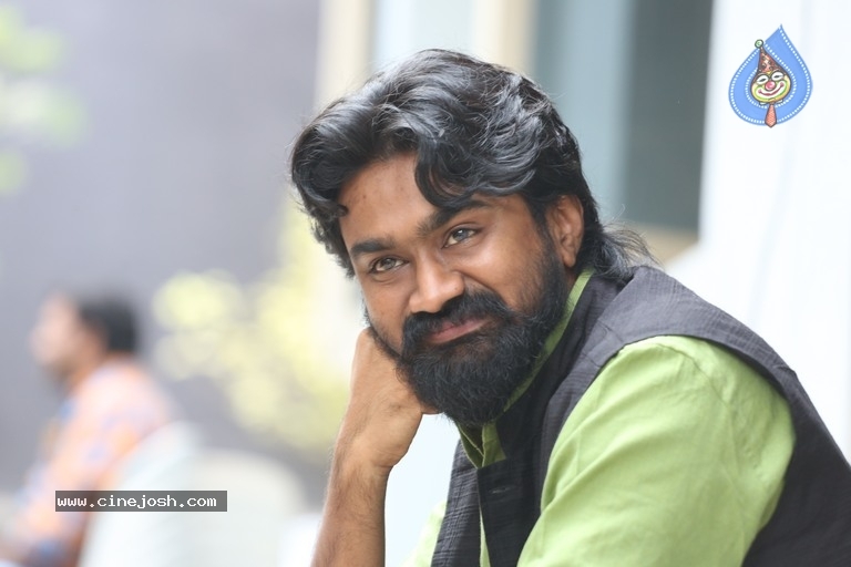 Rahul Ramakrishna Photos - 4 / 14 photos